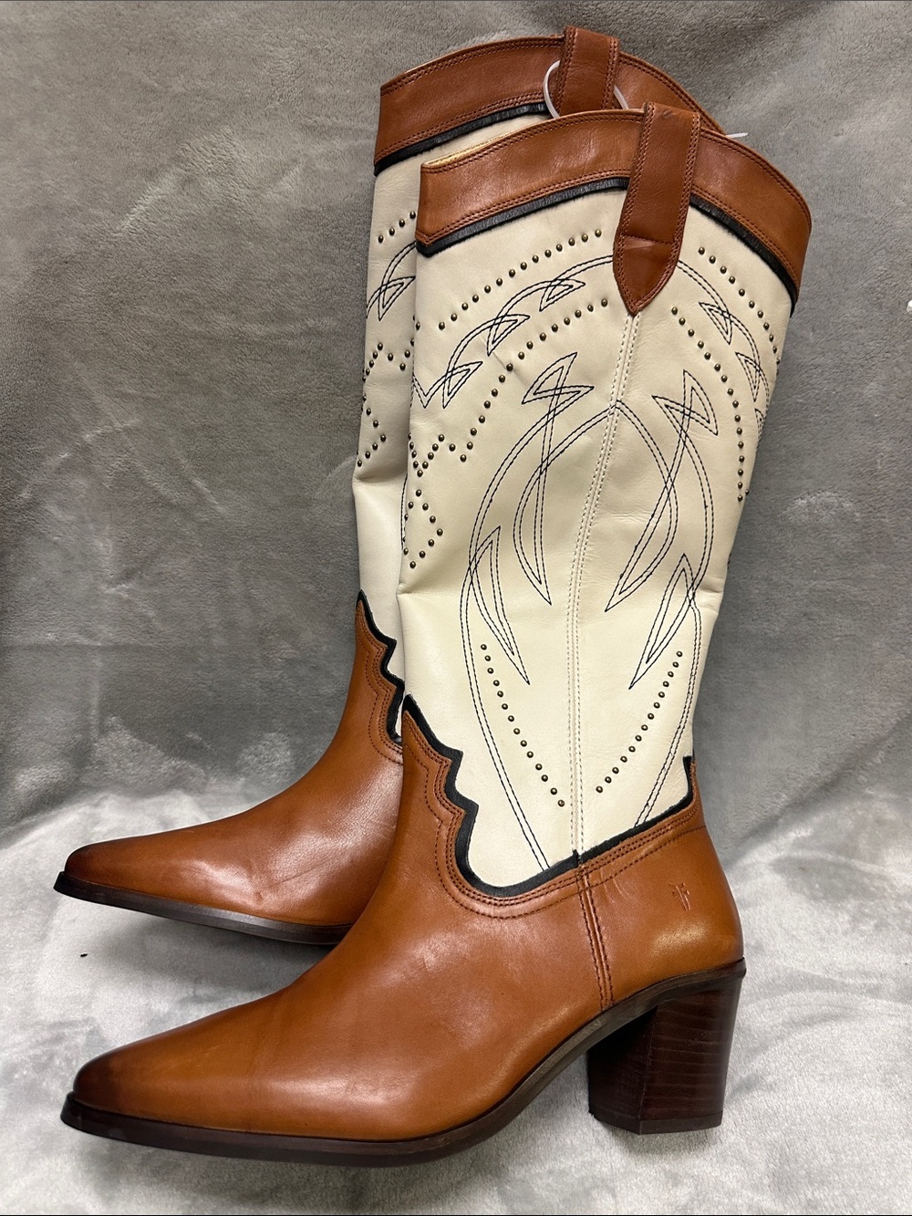 Frye Sara Studded Western Boots Size 9 - Picture 3 of 6